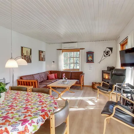 Botilde - 1km From The Sea By Interhome Vejers Strand