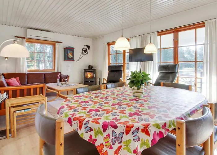 Сasa de vacaciones Botilde - 1km From The Sea By Interhome